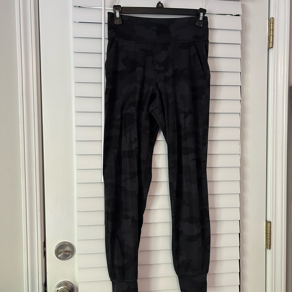 Lululemon Athletica Black Camo Align High Rise Jogger